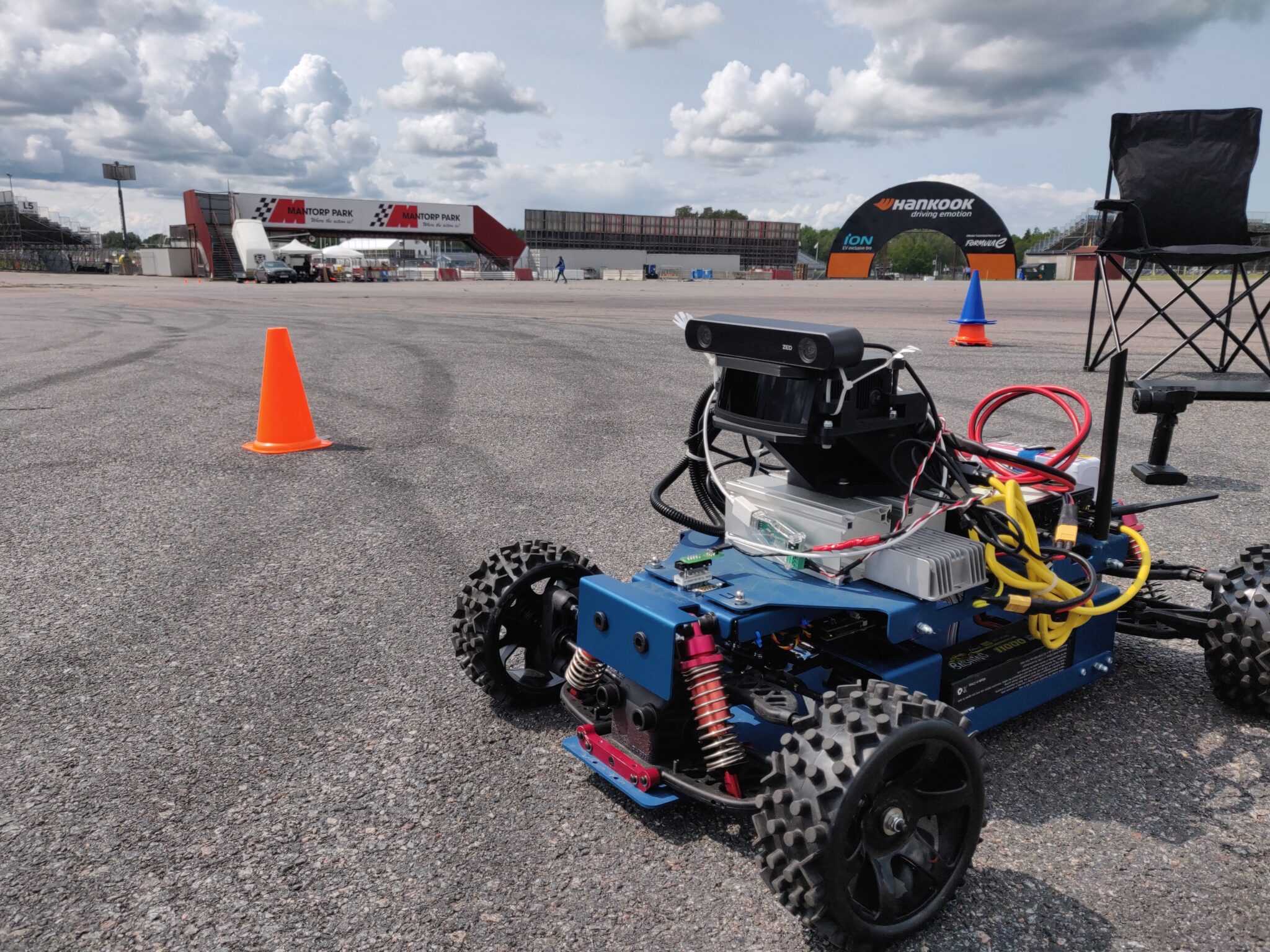 CanEduDev Rover 與 LiU Formula Student Driverless 自駕賽車團隊合作示意圖